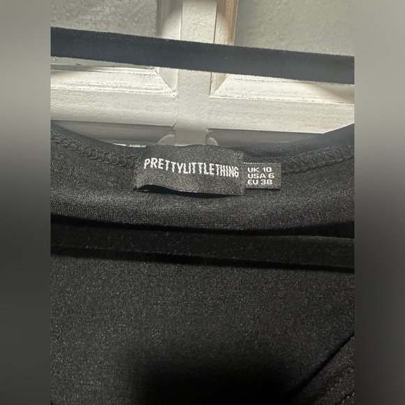 PrettyLittleThing Shape Black Slinky Twist Front Crop Top - Picture 5 of 5